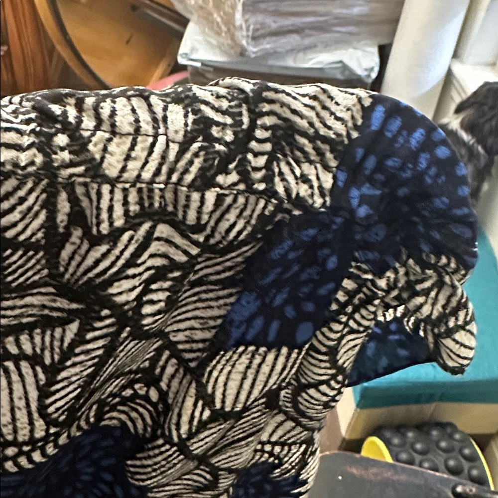Nic+Zoe Petal Bloom Top Blue/Black Floral Size 1X EUC - Picture 10 of 12